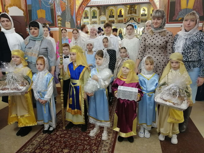 Божественную литургию в храме Новомучеников и исповедников Белгородских Божественную литургию в храме Новомучеников и исповедников Белгородских.