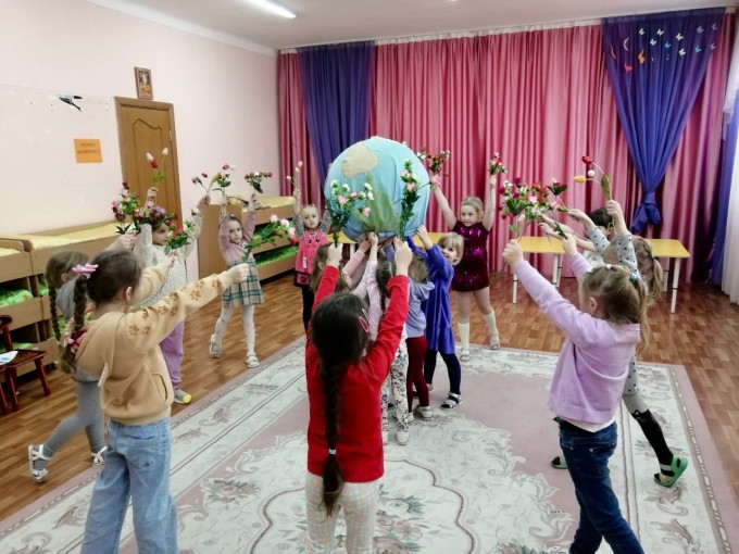 Ежегодно, 22 апреля, люди всей планеты отмечают День Земли! Ежегодно, 22 апреля, люди всей планеты отмечают День Земли!.